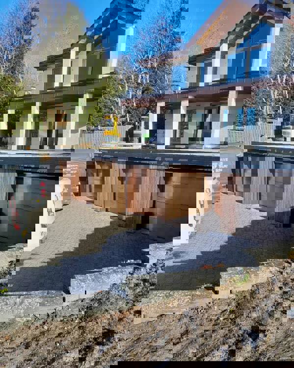 484444411 1383497705944700 6665724514374534531 N